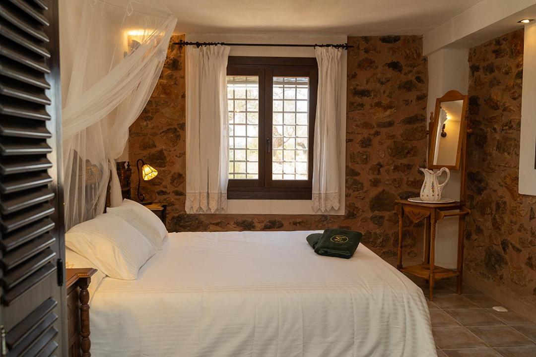 Masia De Matuta Vall de Almonacid Екстериор снимка
